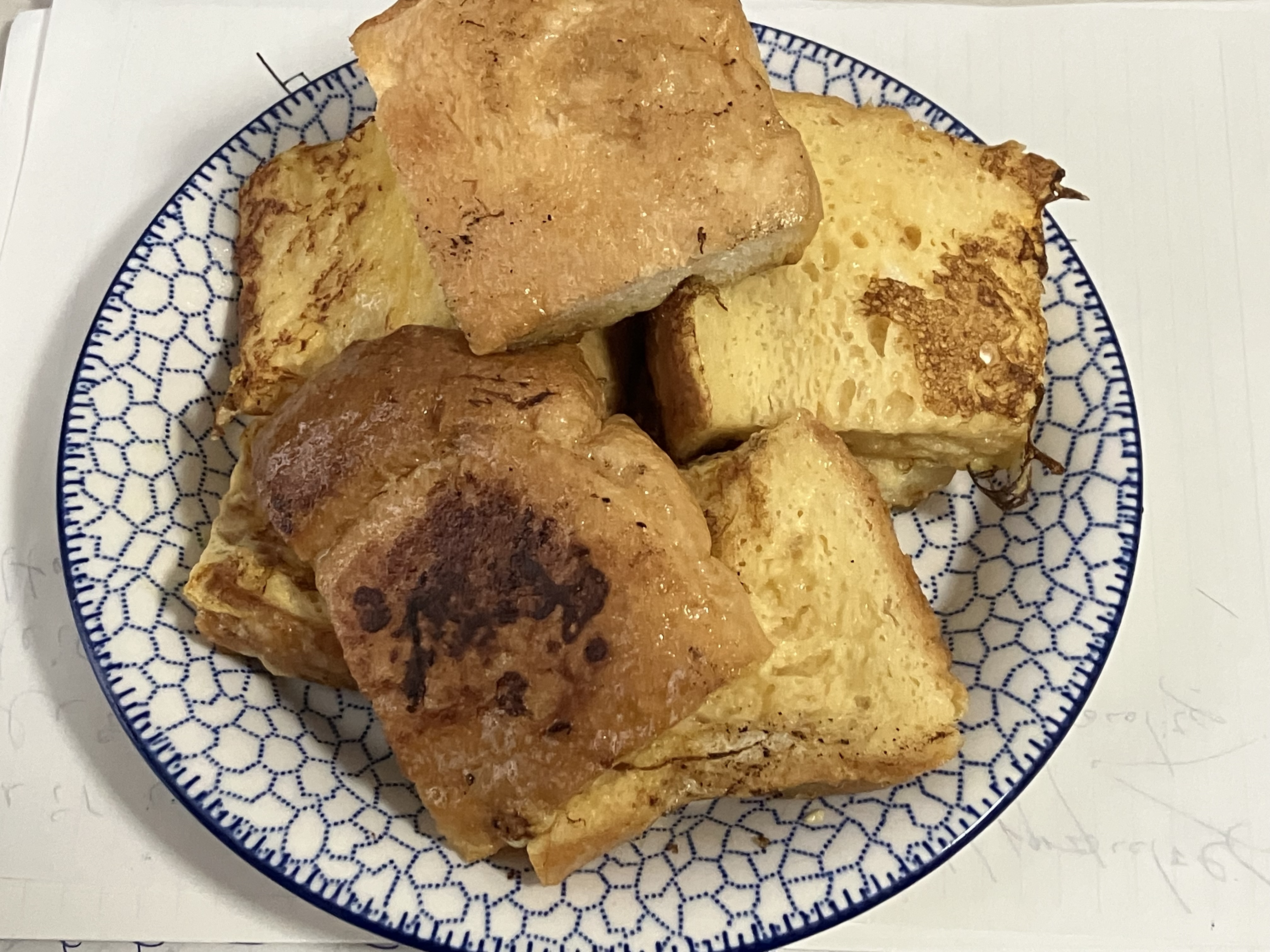 更に載った山盛りのフレンチトースト