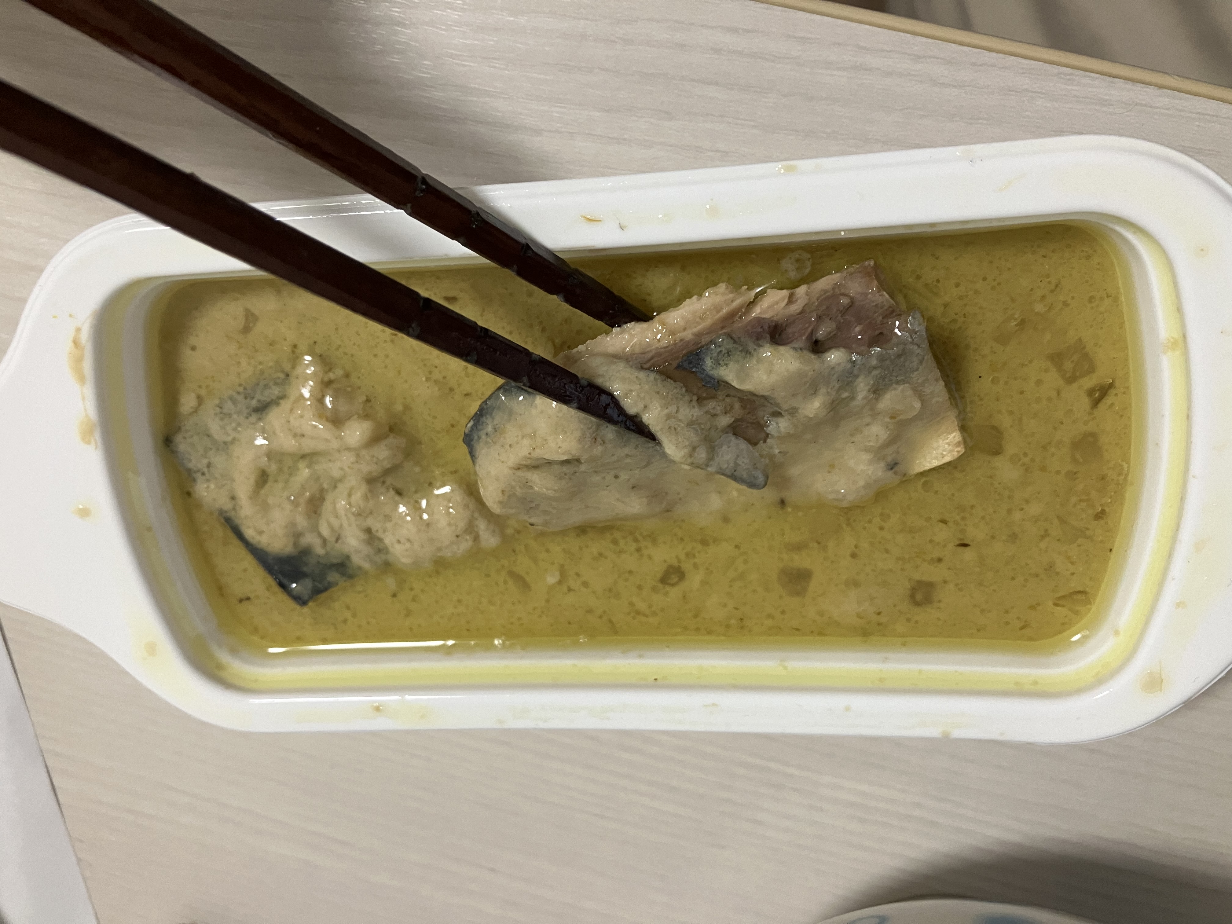 タイ風グリーン鯖カレーを温めて開けたところ