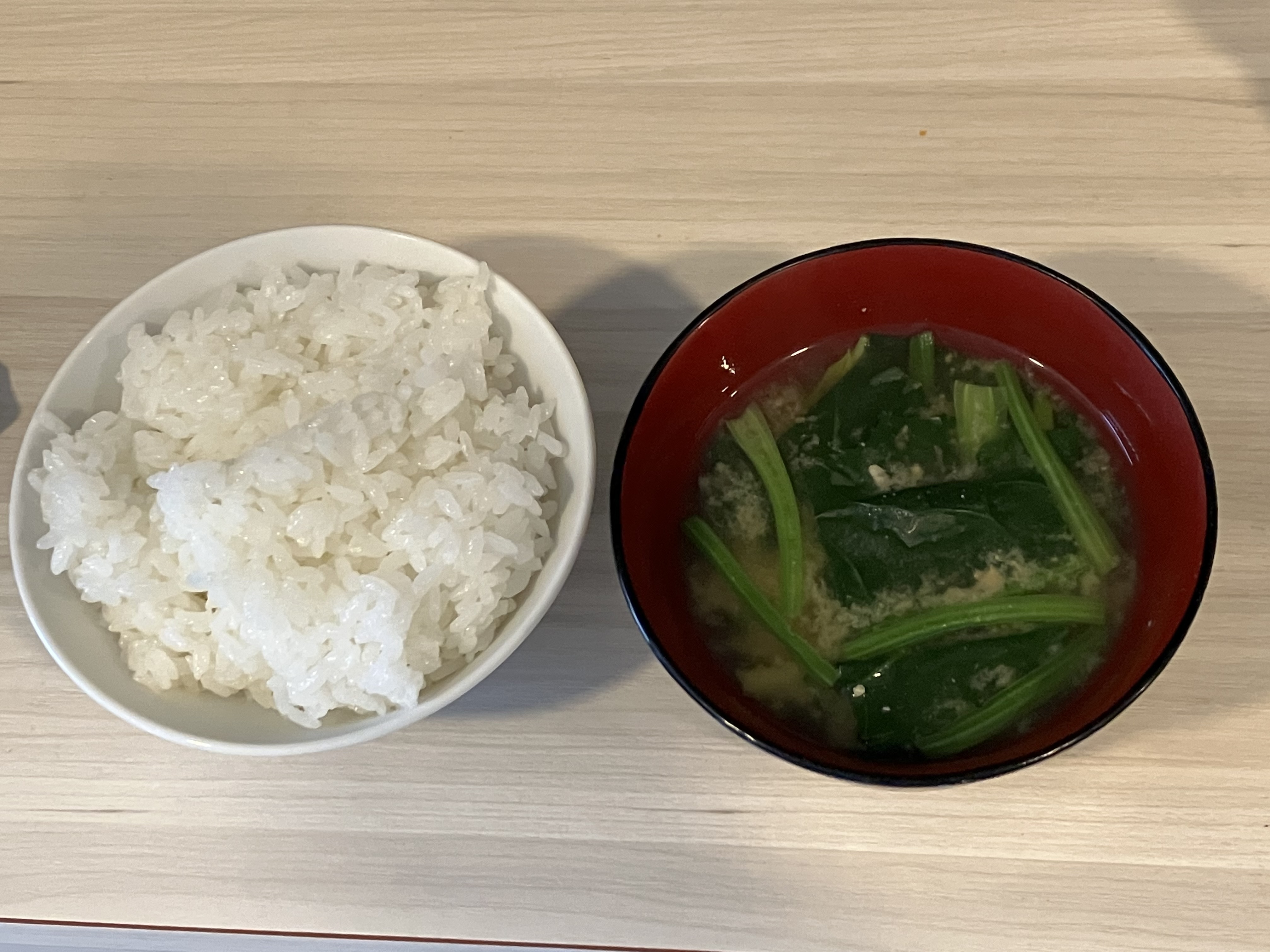ご飯と味噌汁