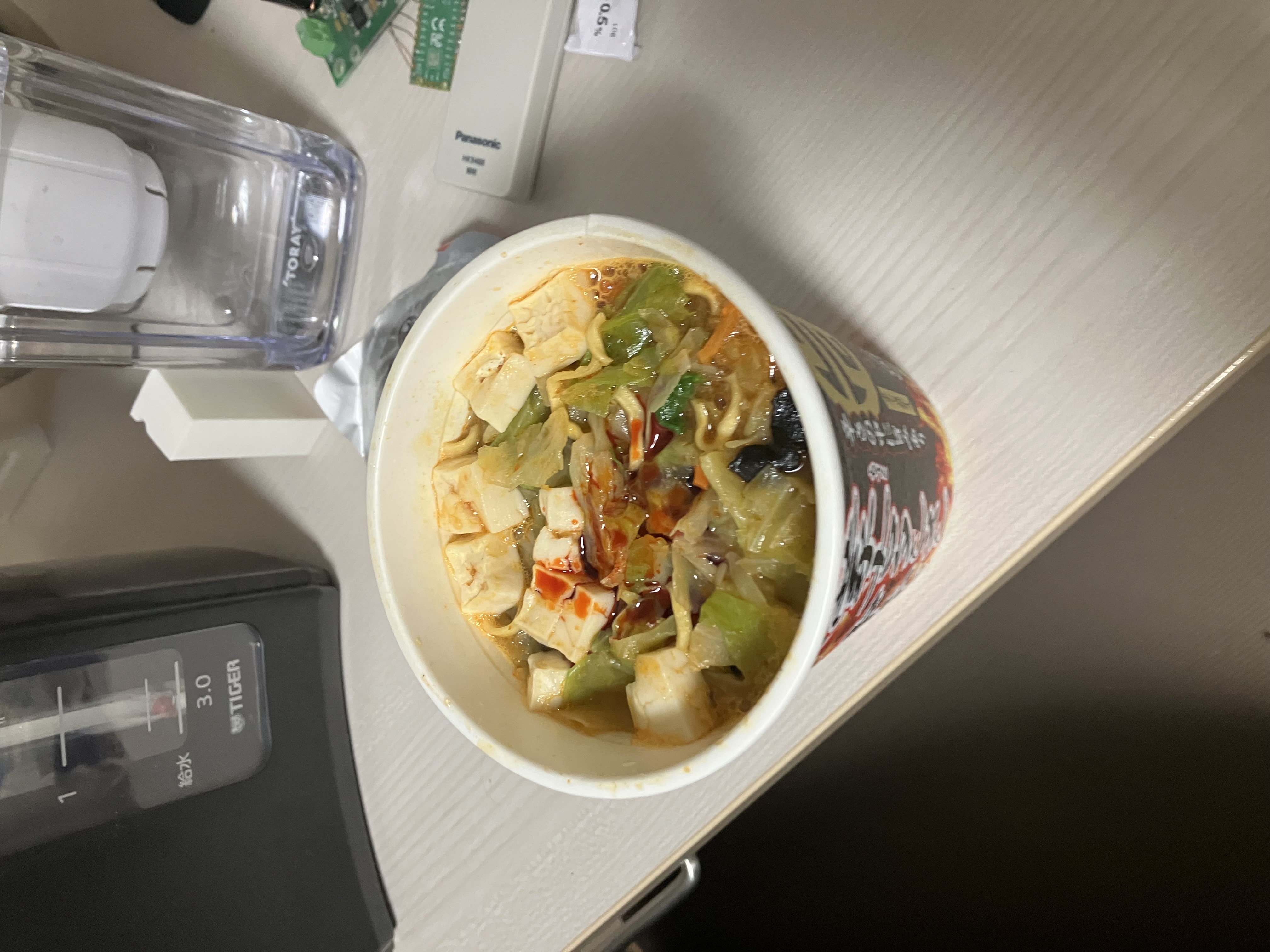 辛いカップ麺